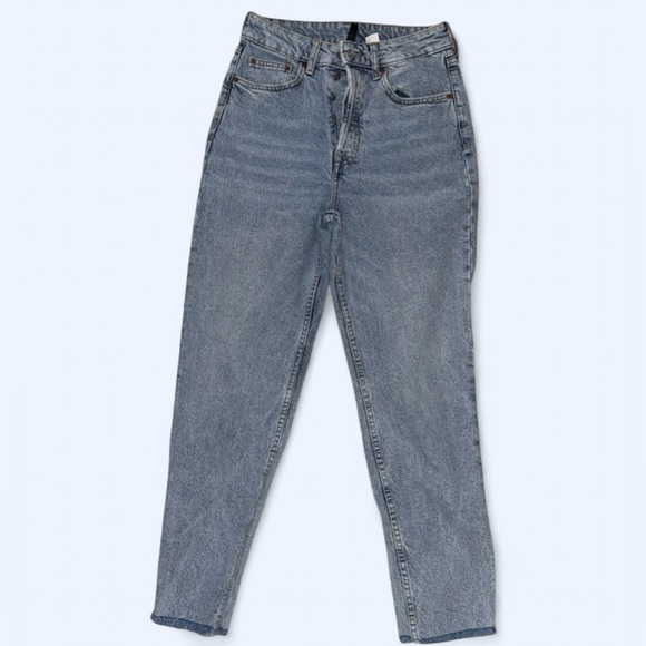 H&M Denim - H&M Ultra High Rise Straight Leg Jeans Size 6 Blue